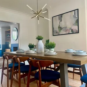  Holiday home Spacious And Stylish